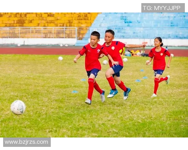 新乡足球热潮兴起青少年积极参与提升城市体育氛围